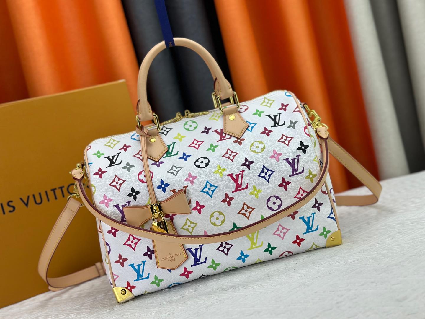 LV bag 676